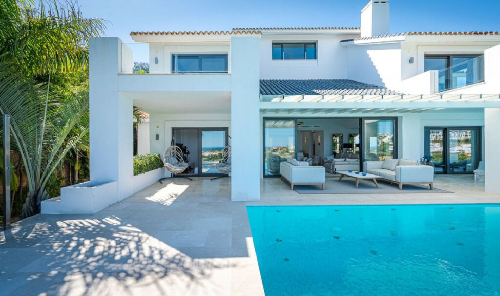 Resale - House -
Los Flamingos