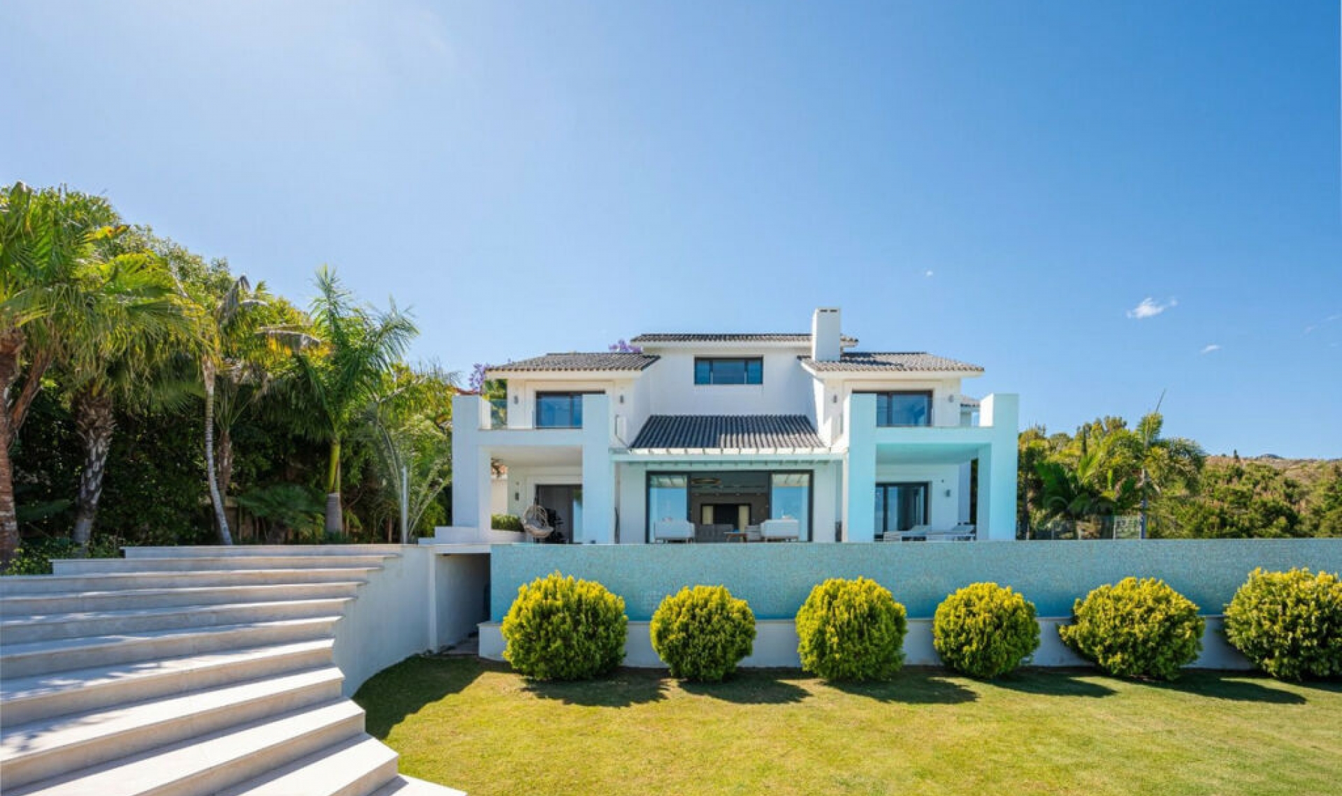 Resale - House -
Los Flamingos