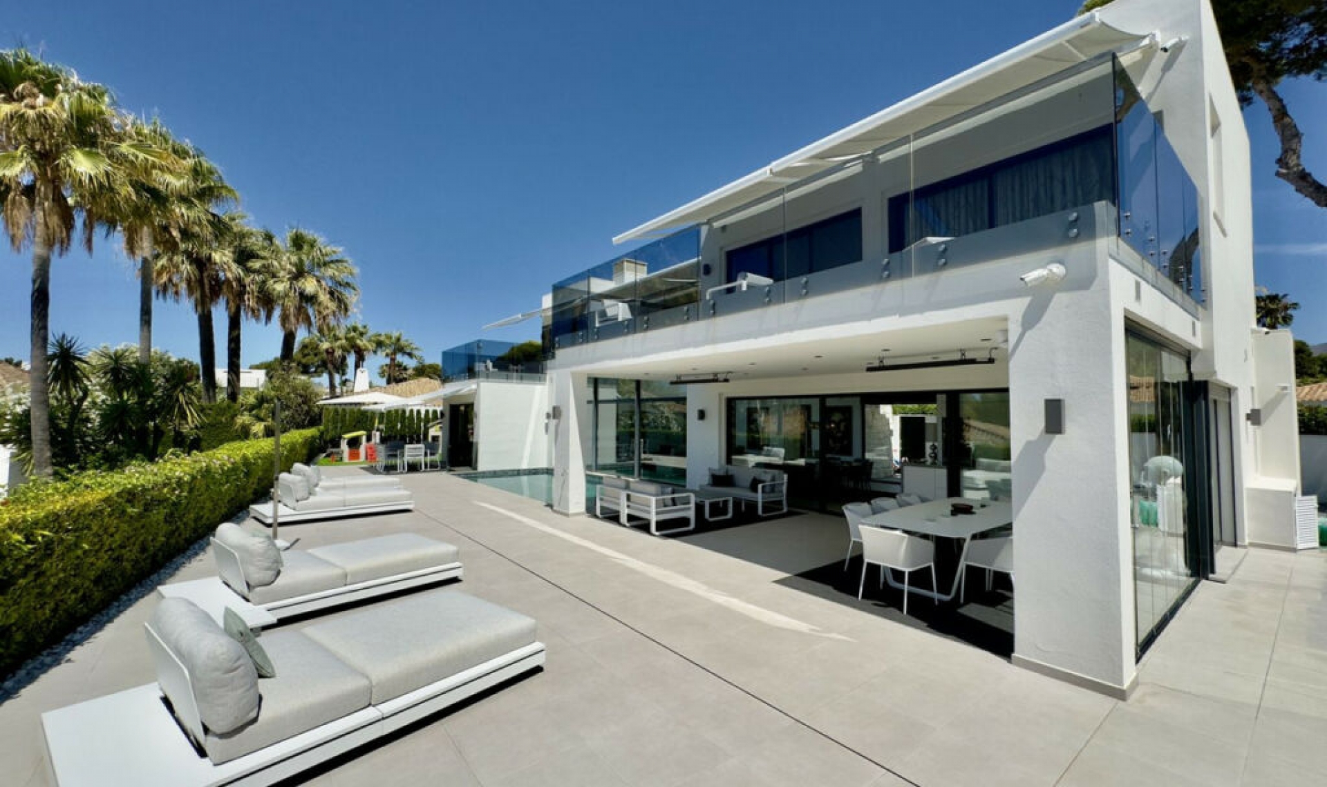 Resale - House -
Los Monteros