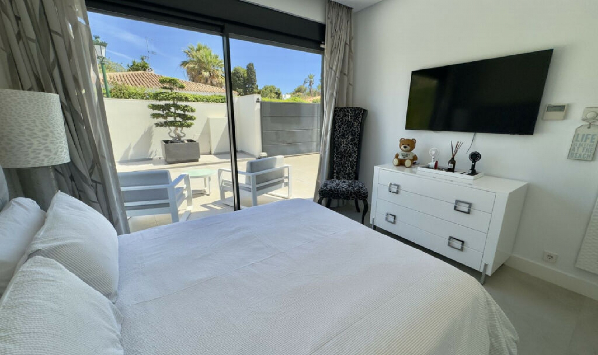 Resale - House -
Los Monteros