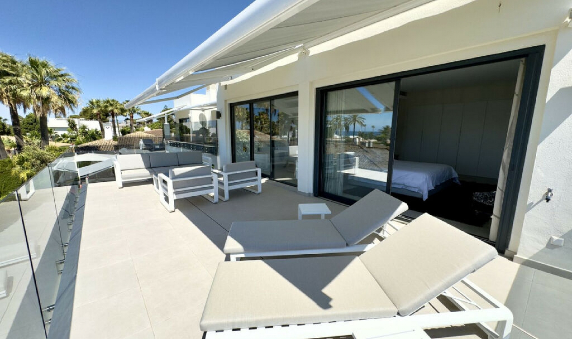 Resale - House -
Los Monteros
