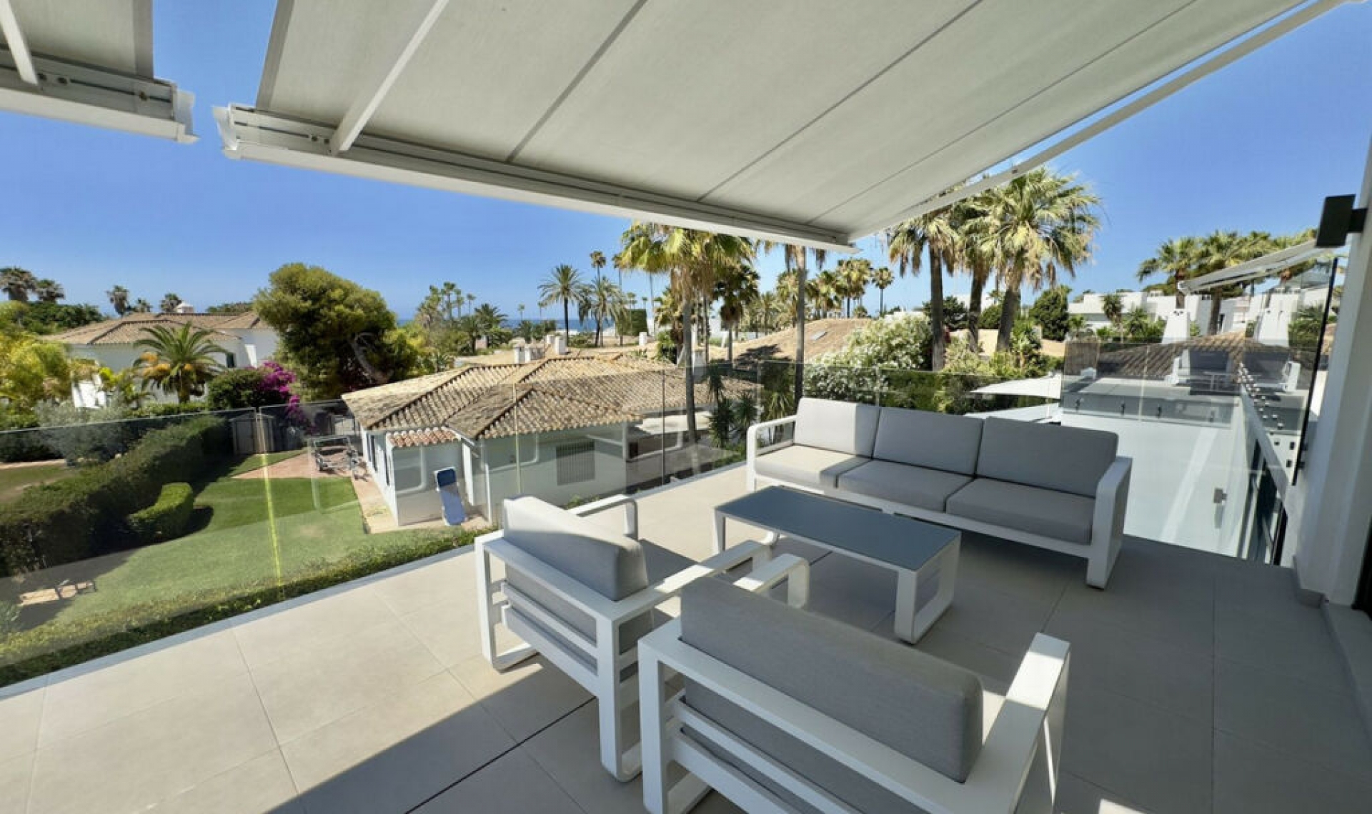 Resale - House -
Los Monteros