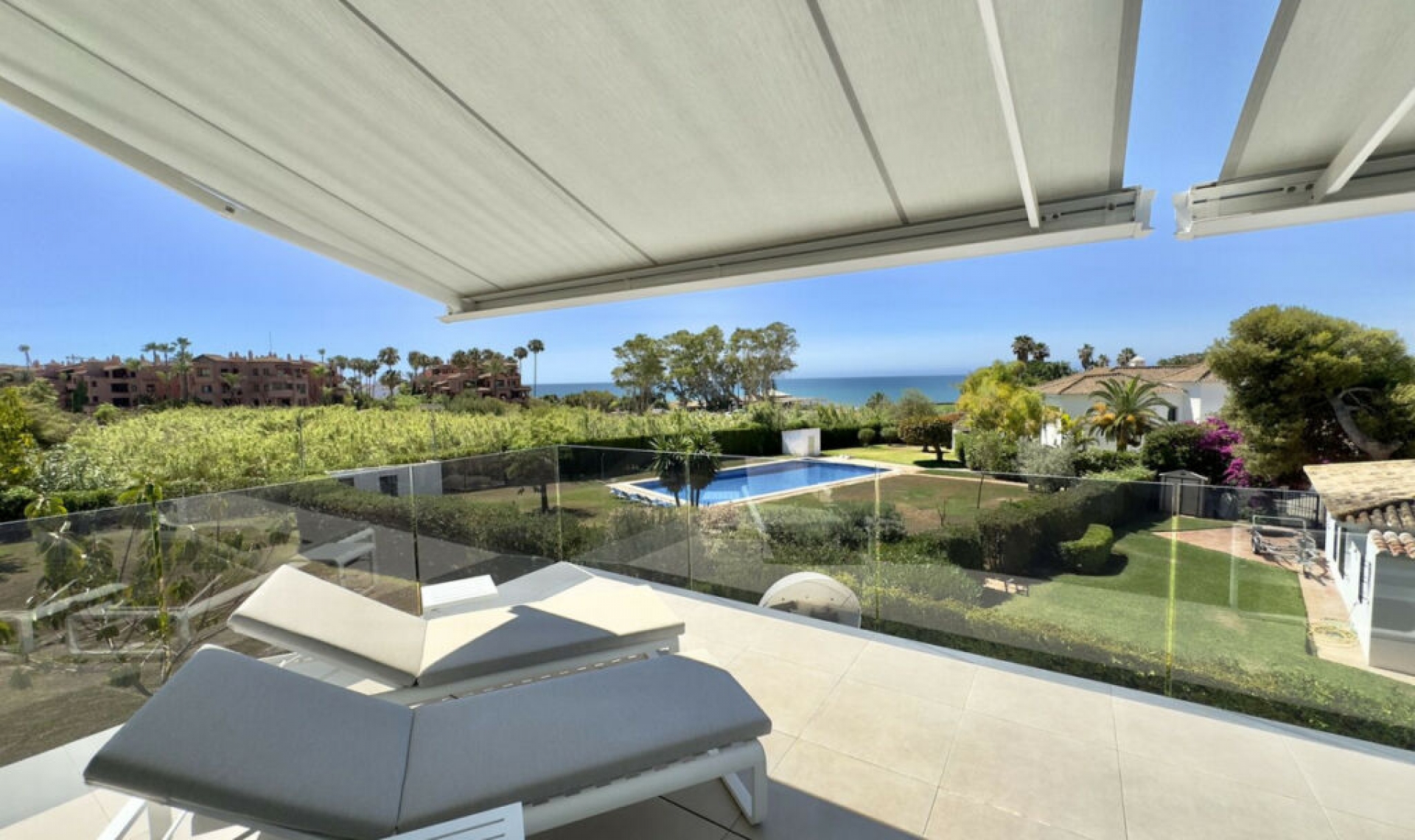 Resale - House -
Los Monteros