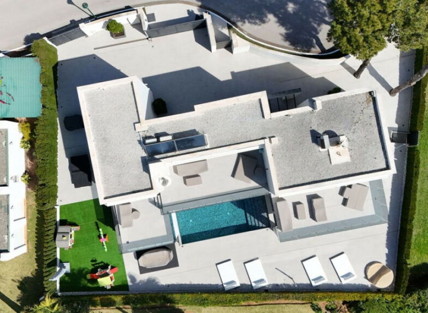 Resale - House -
Los Monteros