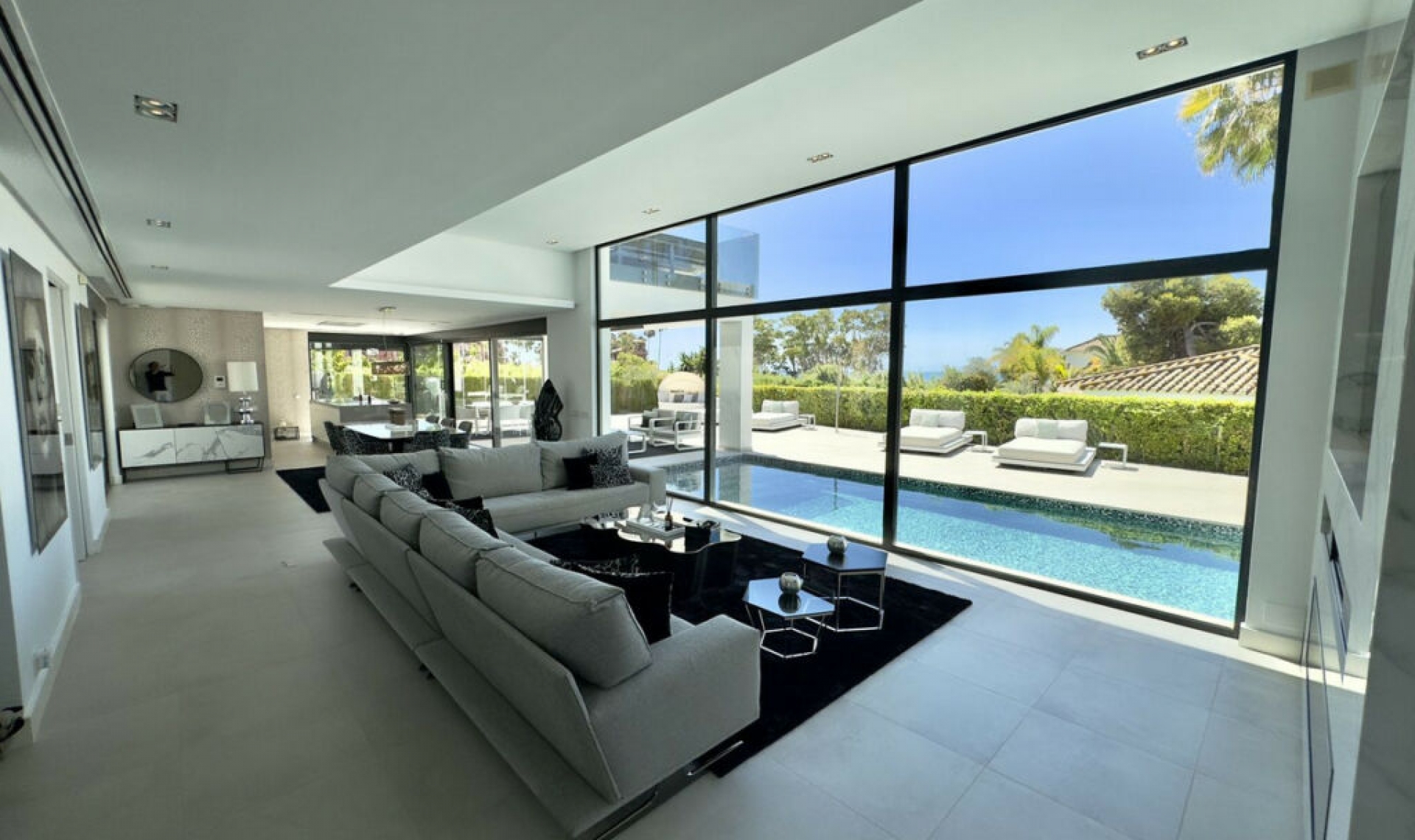 Resale - House -
Los Monteros