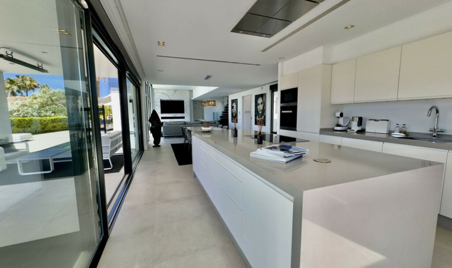Resale - House -
Los Monteros