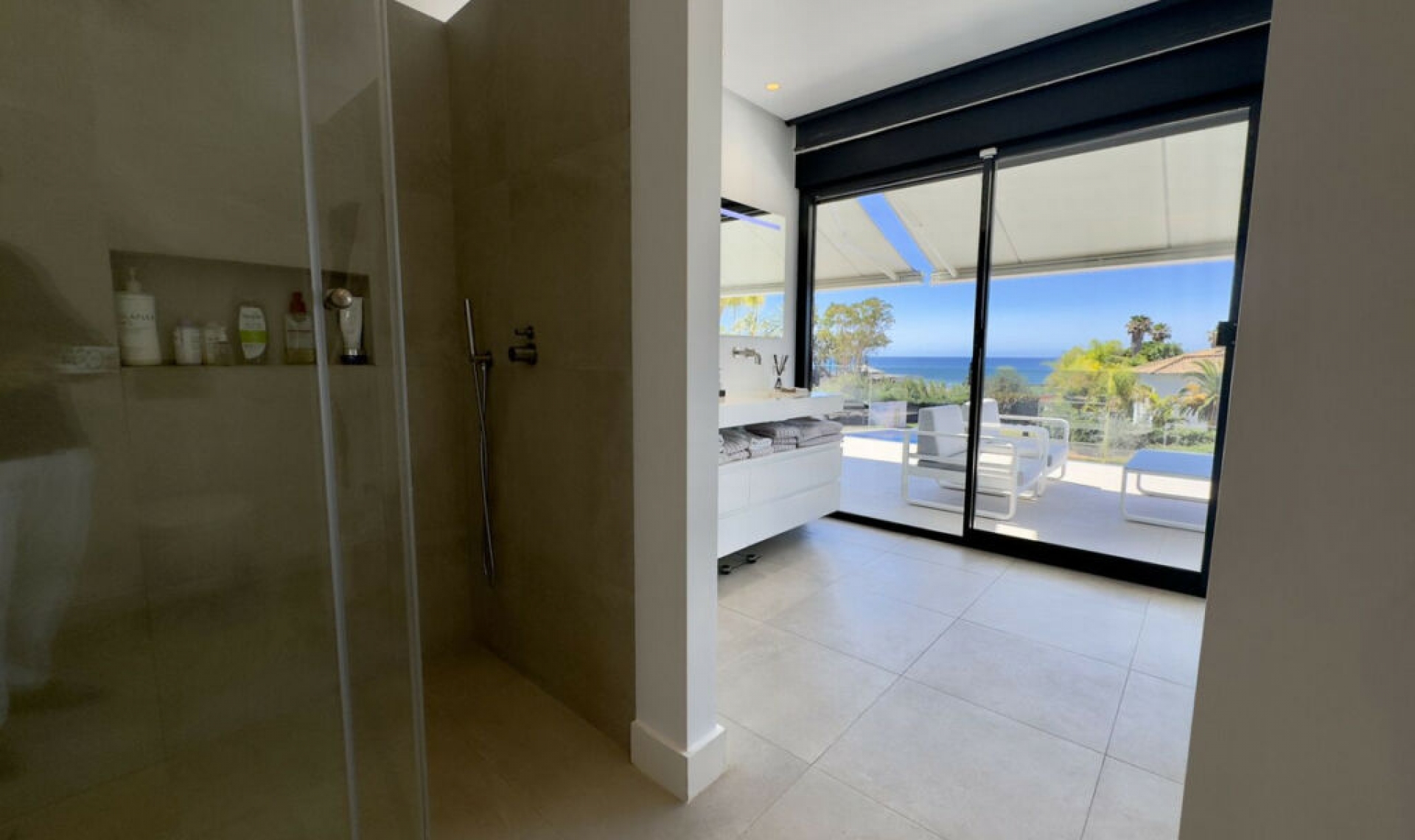 Resale - House -
Los Monteros