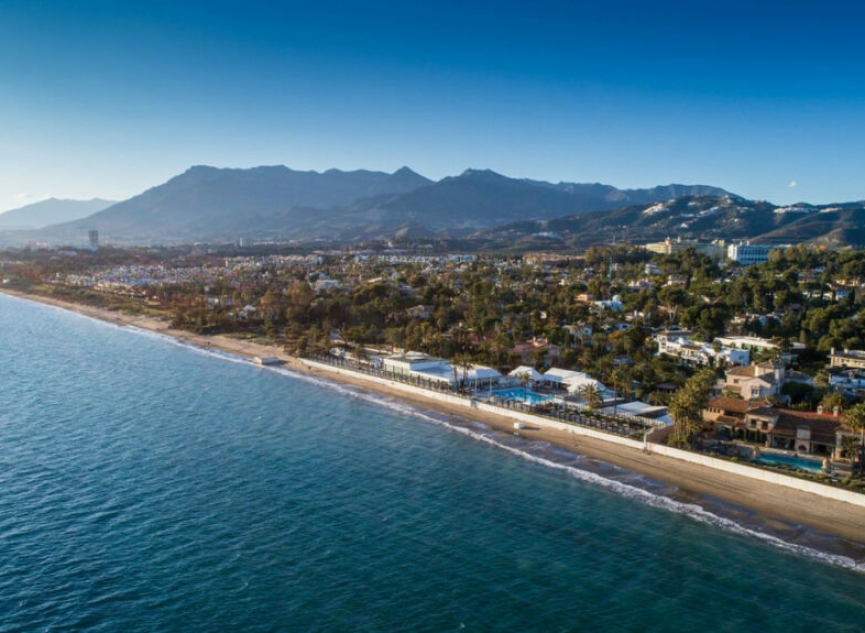 Resale - House -
Los Monteros