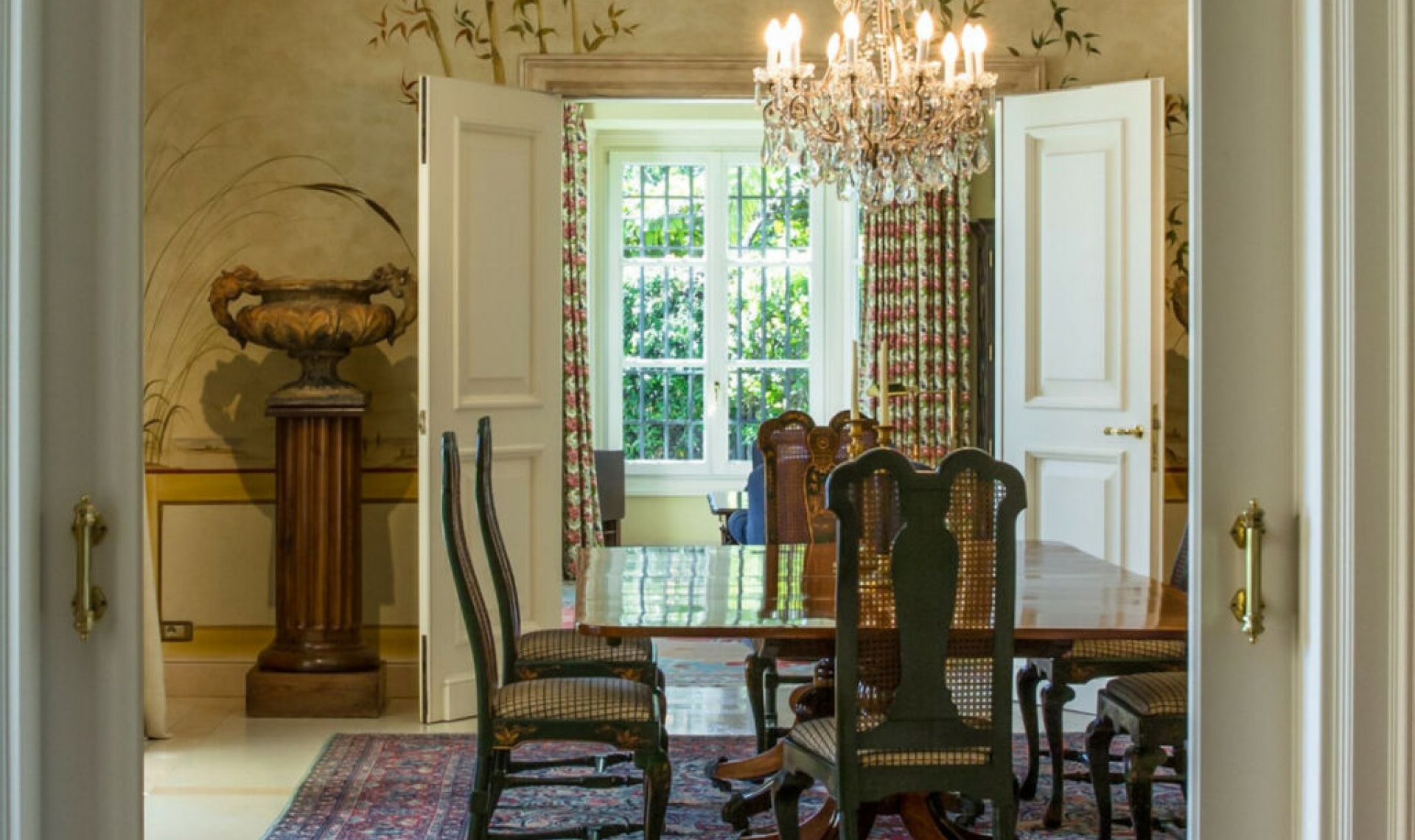 Resale - House -
Los Monteros