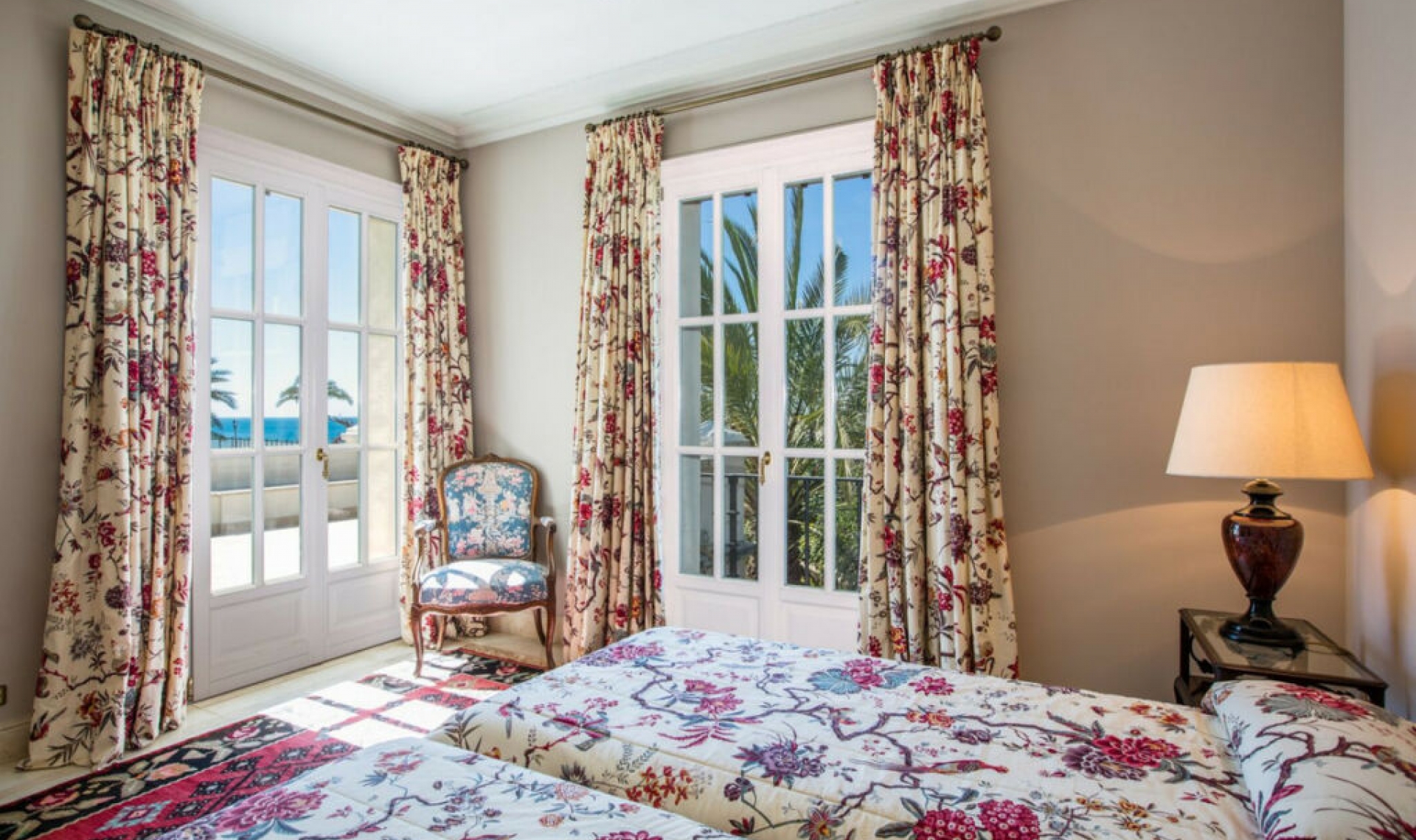 Resale - House -
Los Monteros