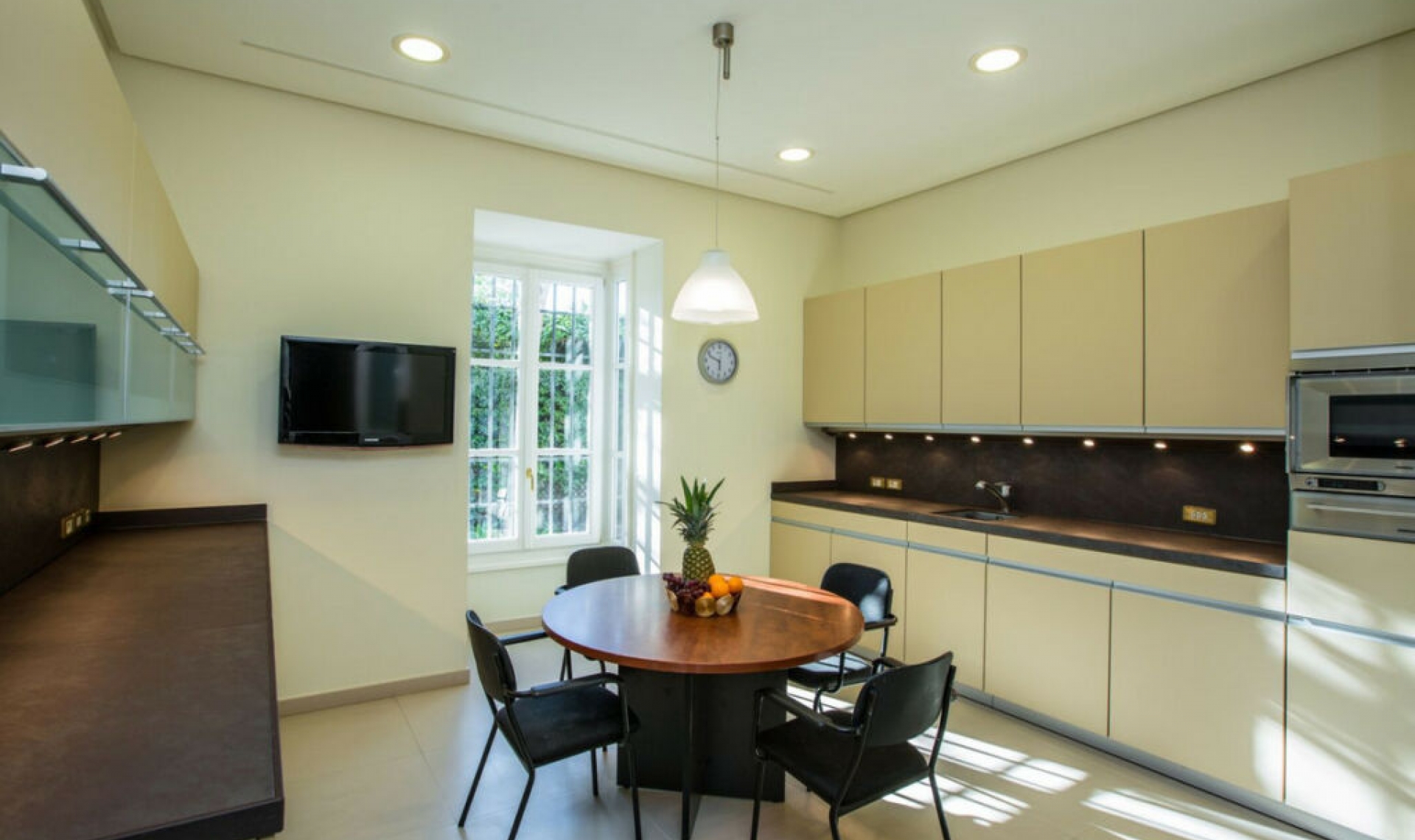 Resale - House -
Los Monteros