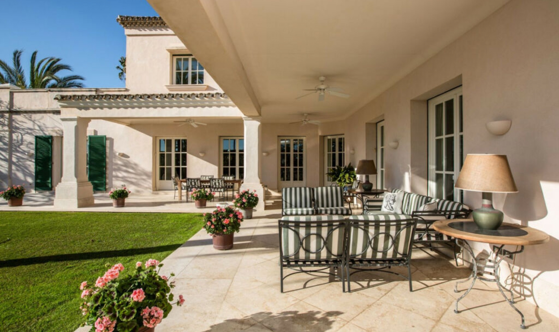 Resale - House -
Los Monteros