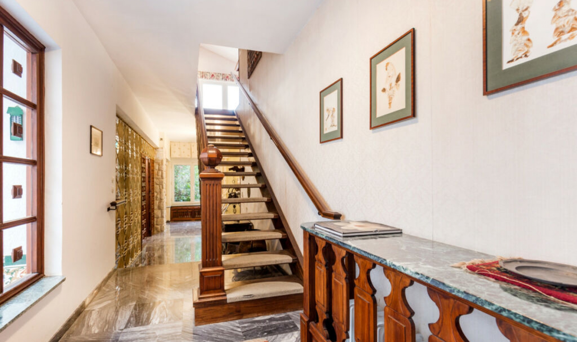 Resale - House -
Los Monteros