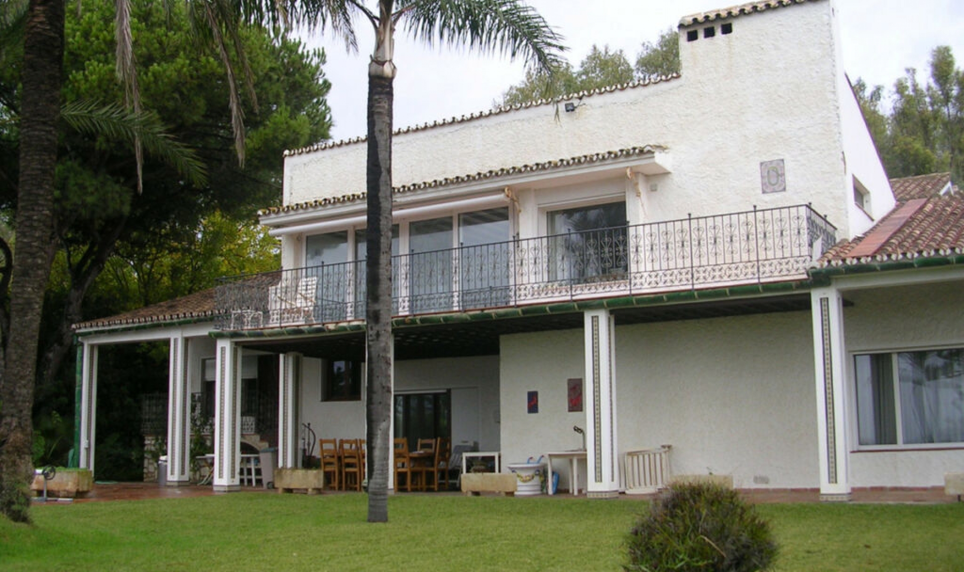 Resale - House -
Los Monteros