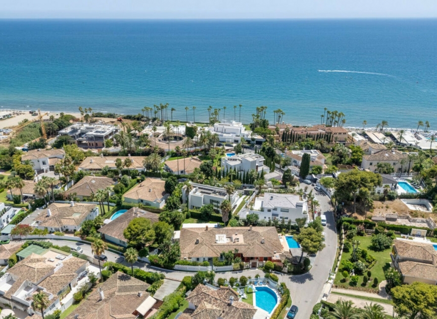 Resale - House -
Los Monteros
