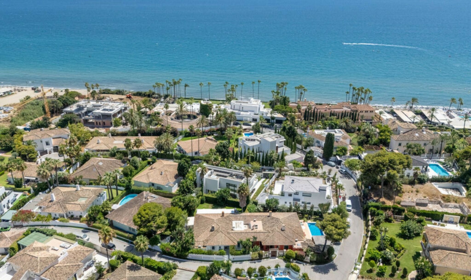 Resale - House -
Los Monteros