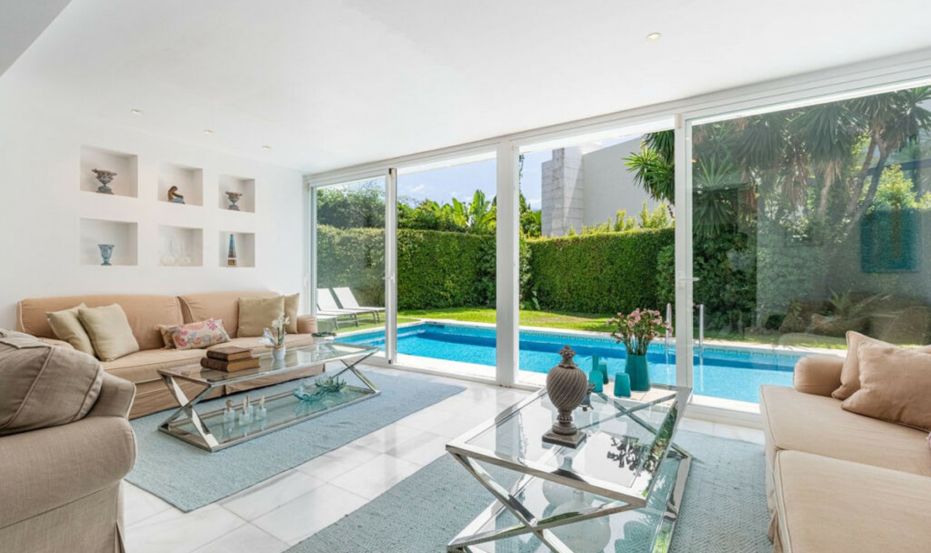 Resale - House -
Los Monteros