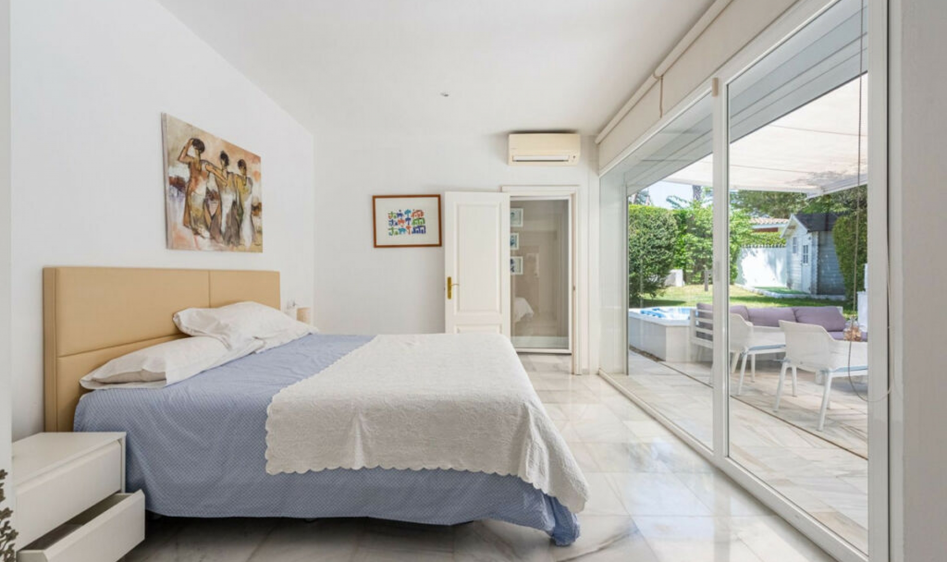 Resale - House -
Los Monteros