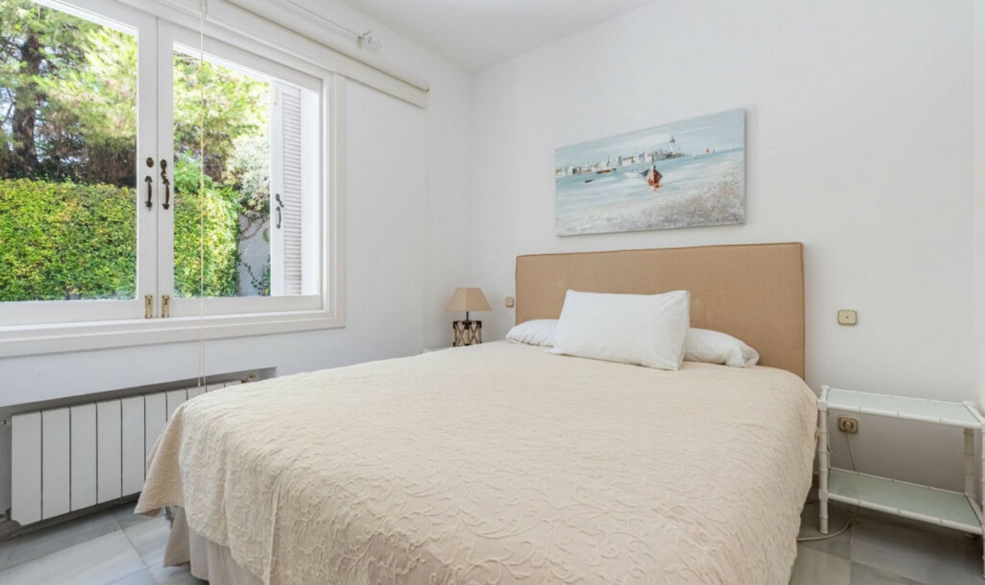 Resale - House -
Los Monteros