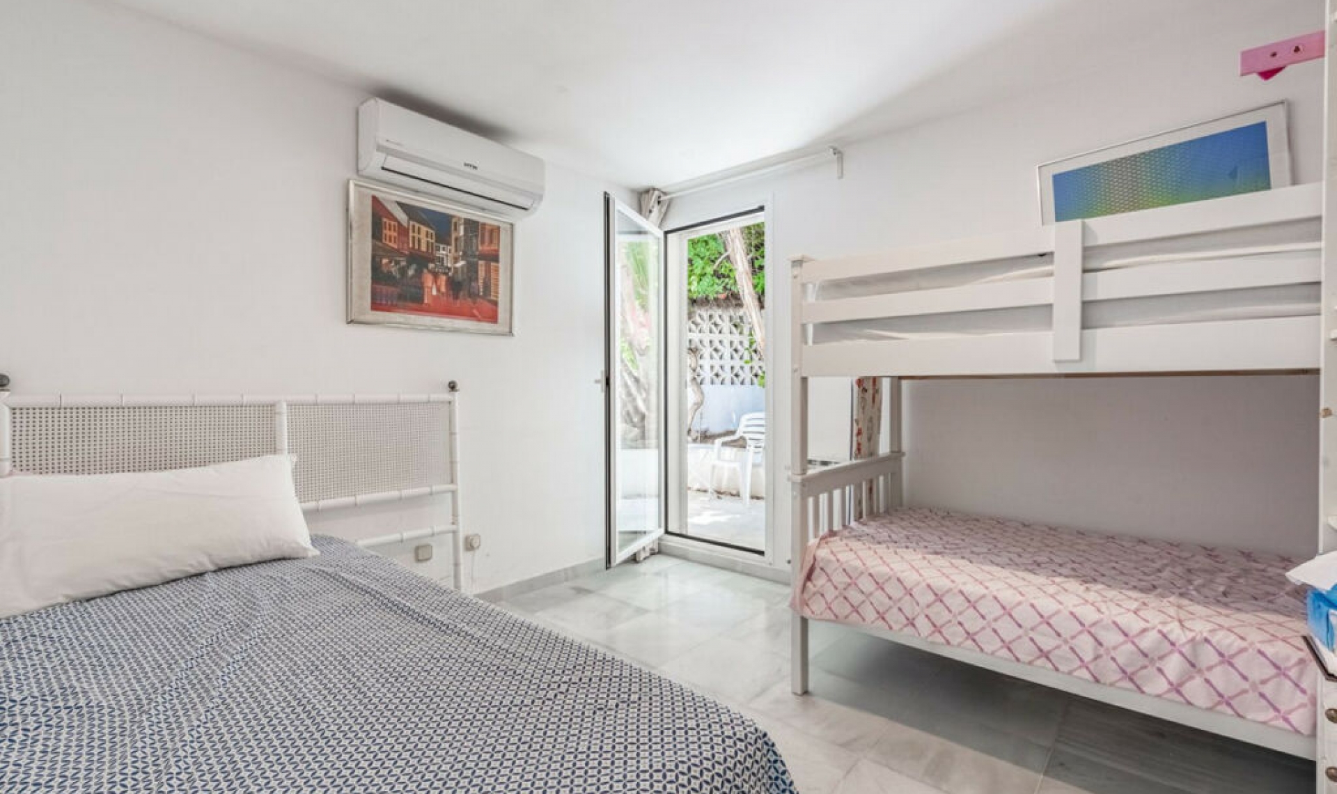 Resale - House -
Los Monteros