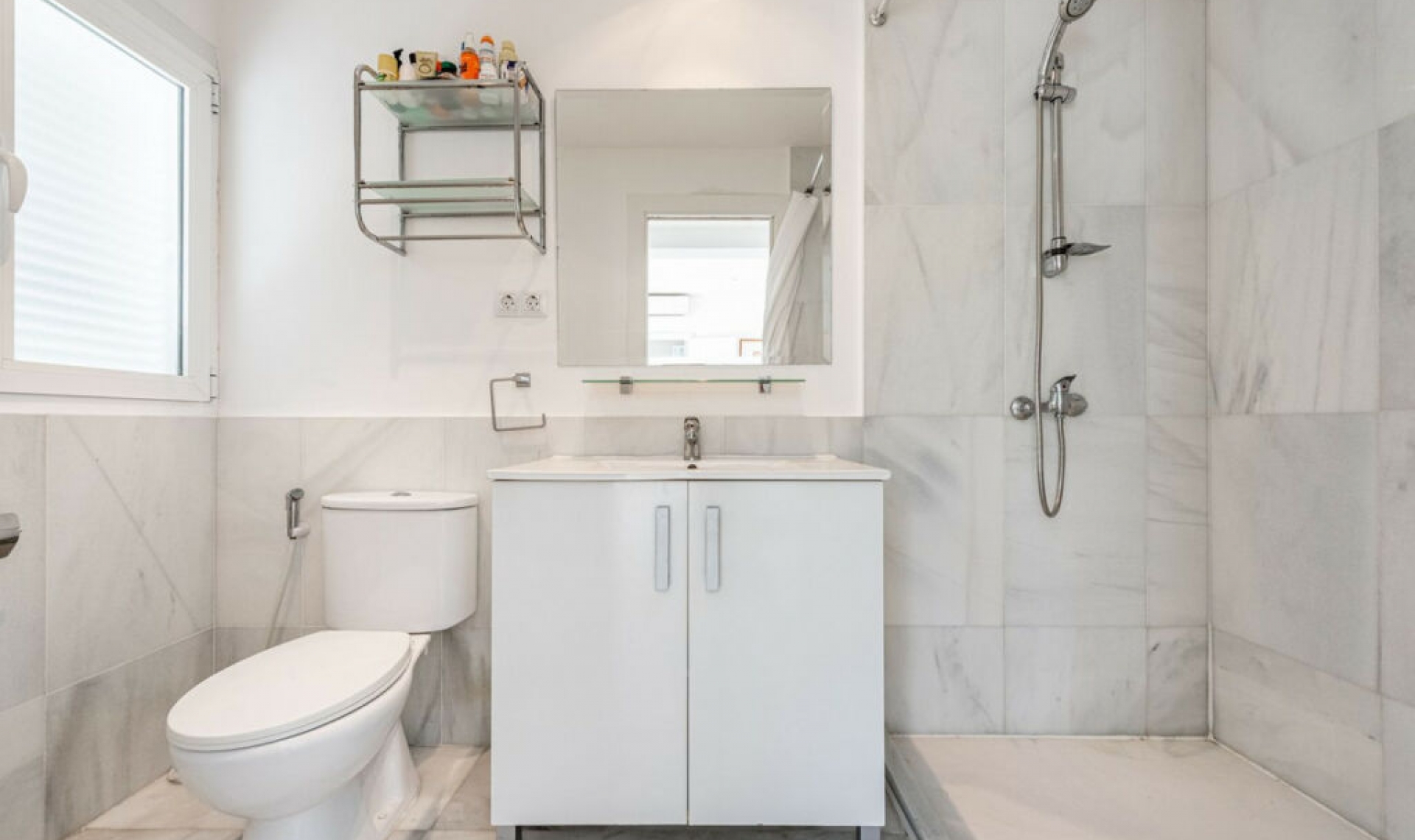 Resale - House -
Los Monteros