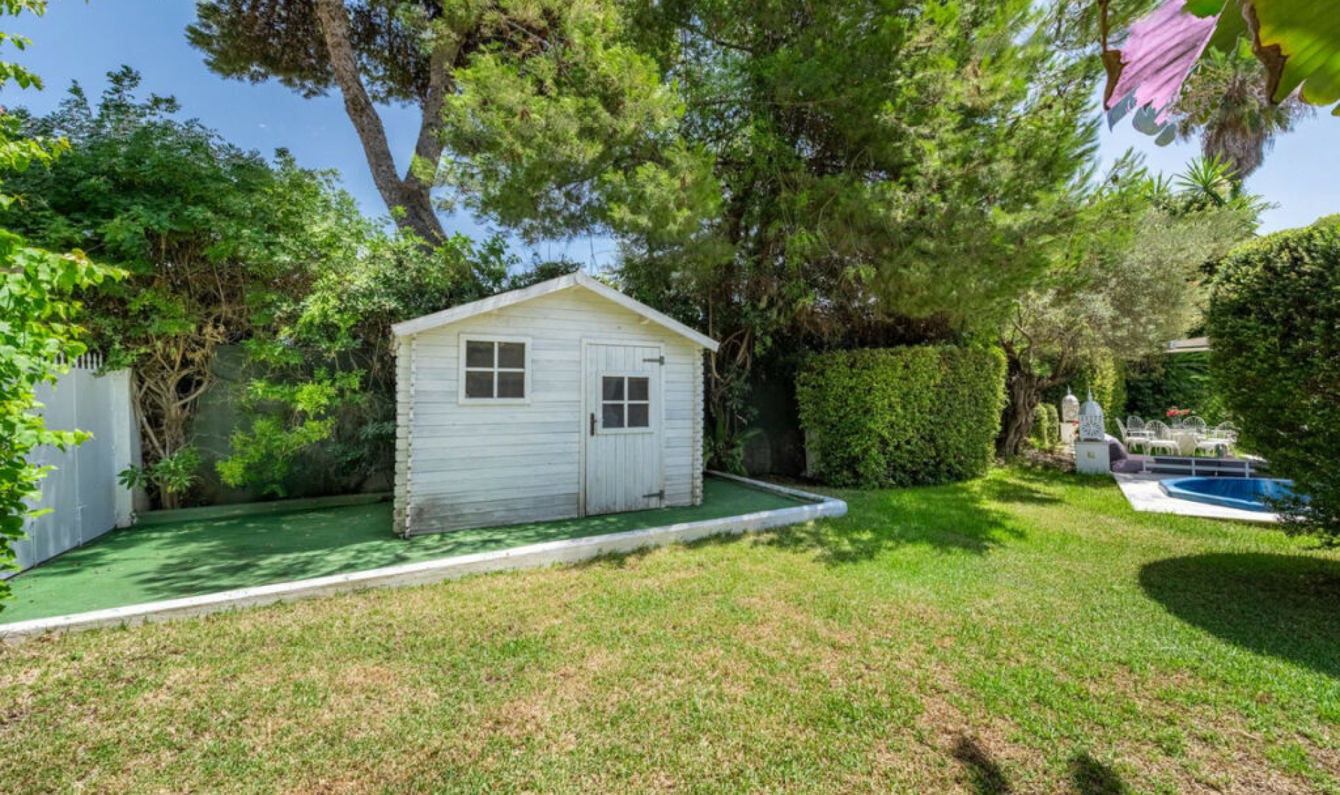 Resale - House -
Los Monteros