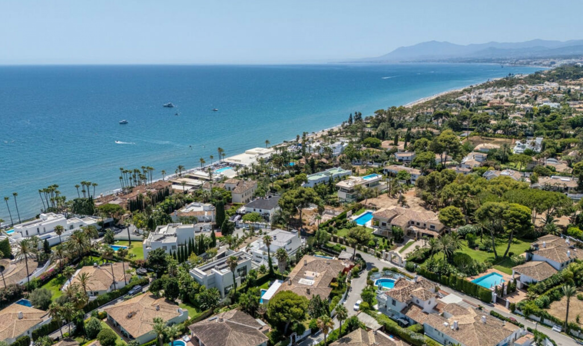 Resale - House -
Los Monteros