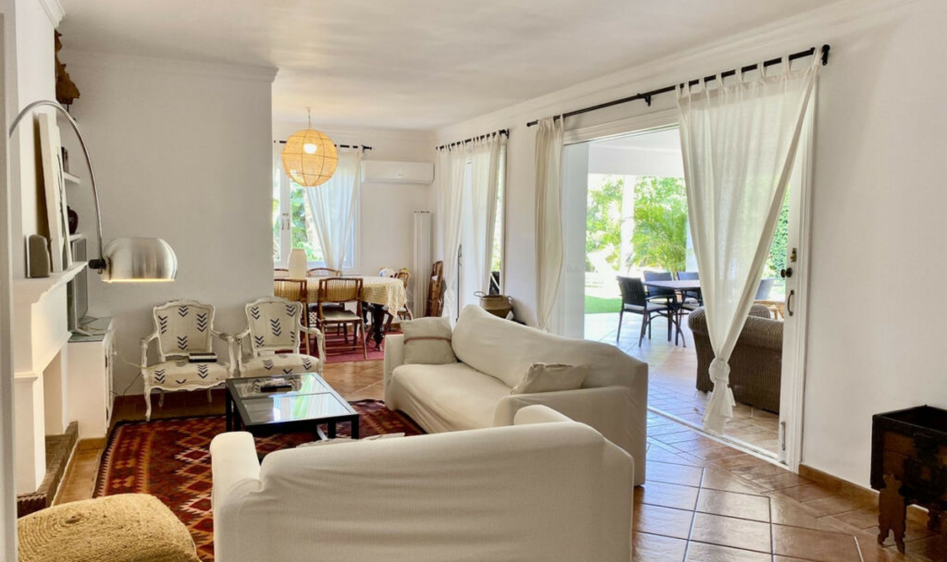 Resale - House -
Los Monteros