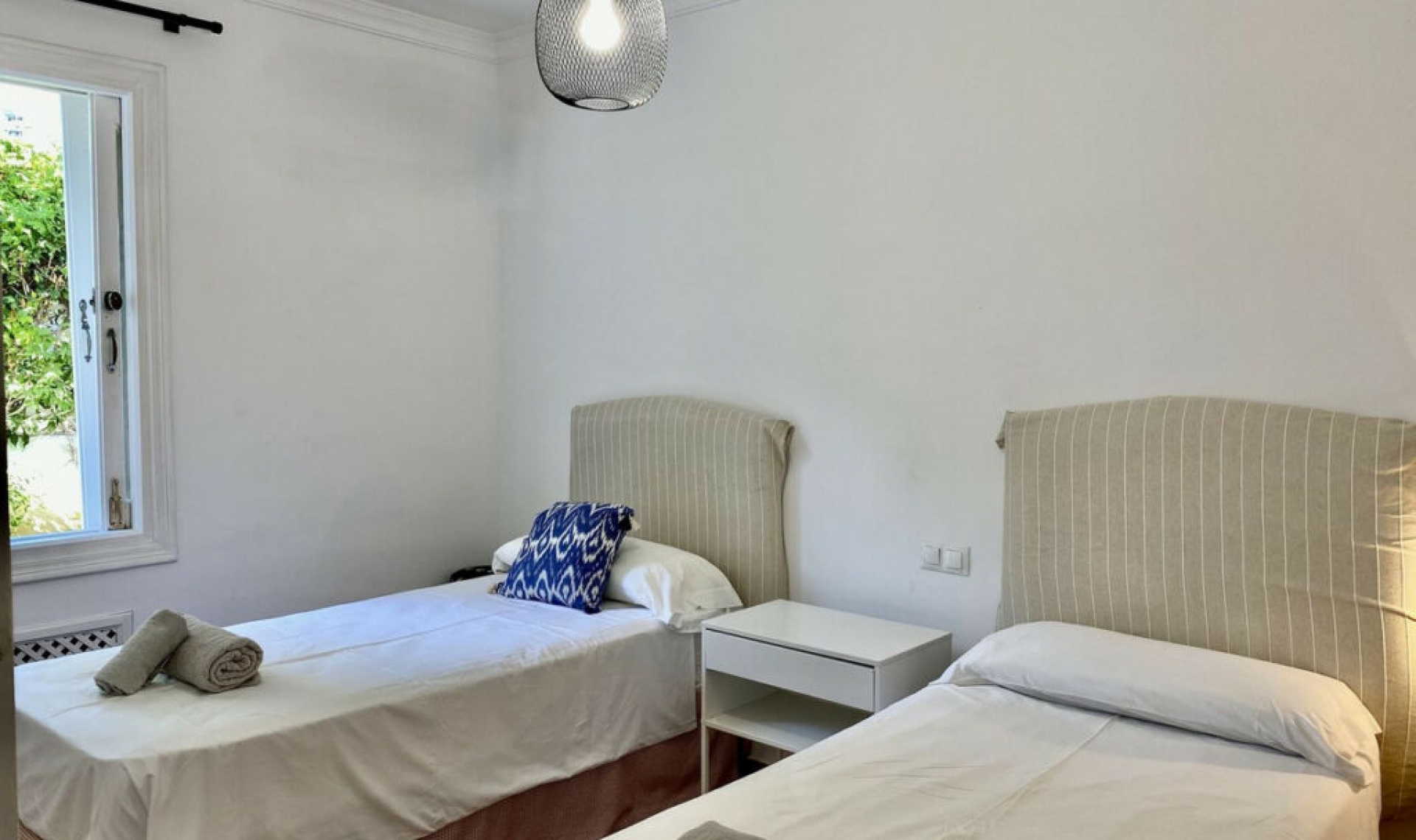 Resale - House -
Los Monteros