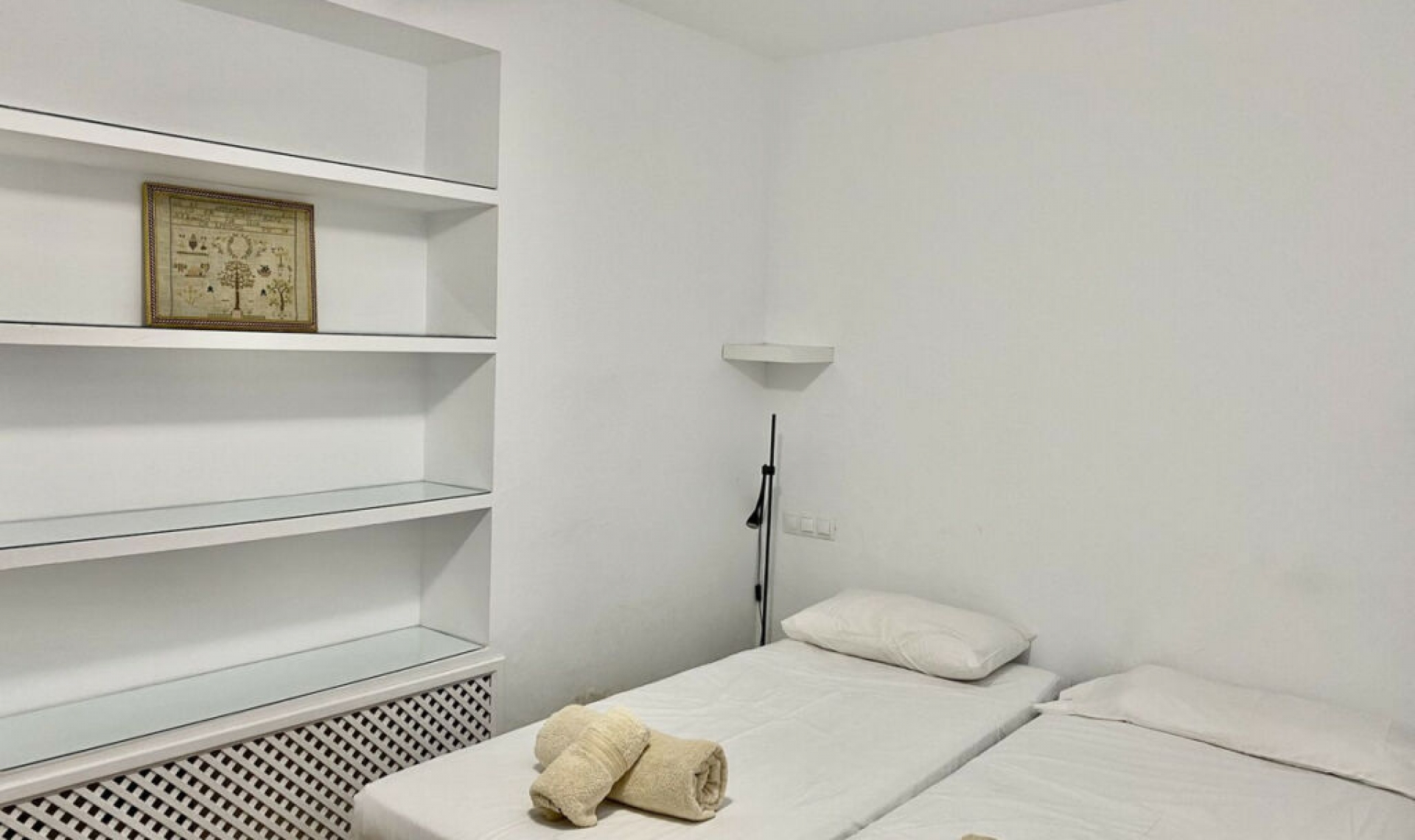 Resale - House -
Los Monteros