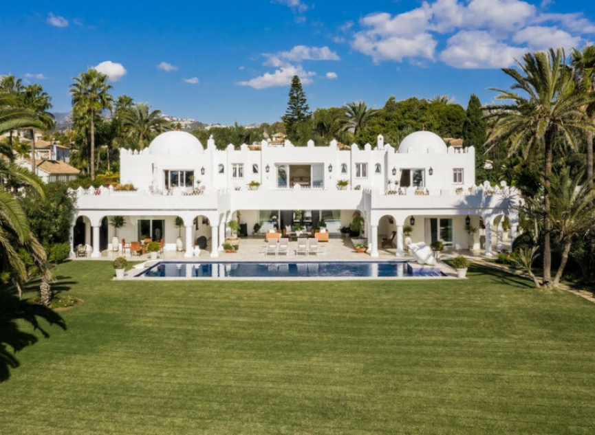 Resale - House -
Los Monteros