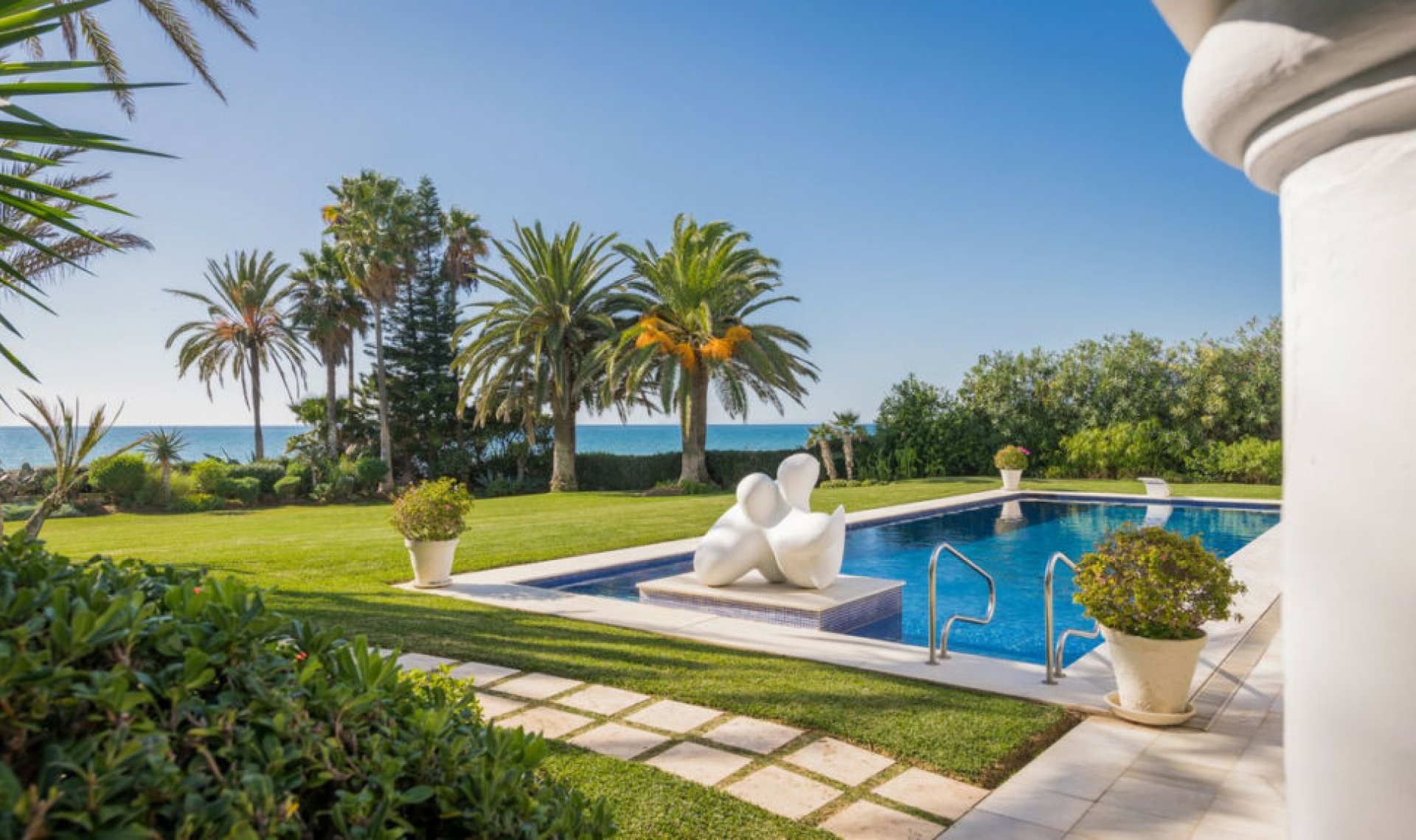 Resale - House -
Los Monteros