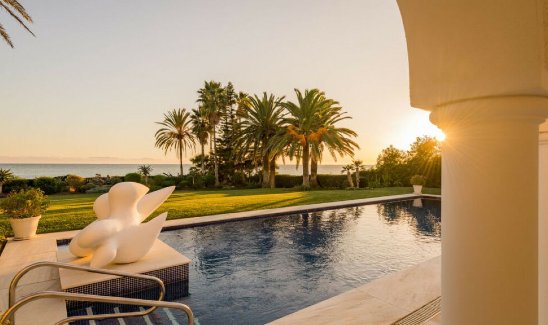Resale - House -
Los Monteros