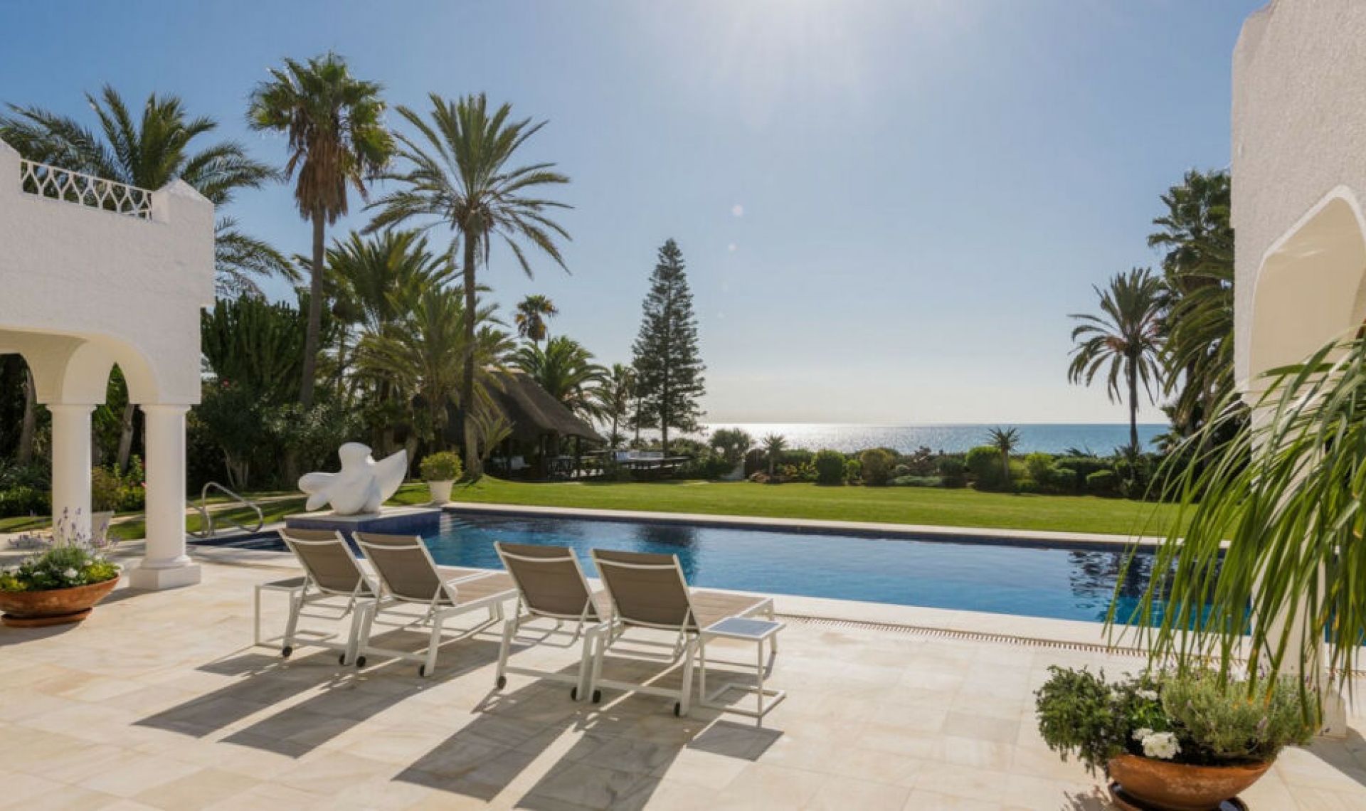 Resale - House -
Los Monteros