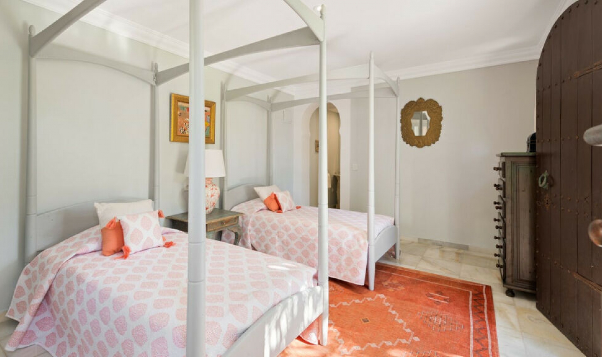 Resale - House -
Los Monteros