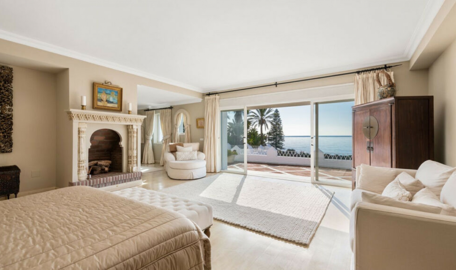 Resale - House -
Los Monteros