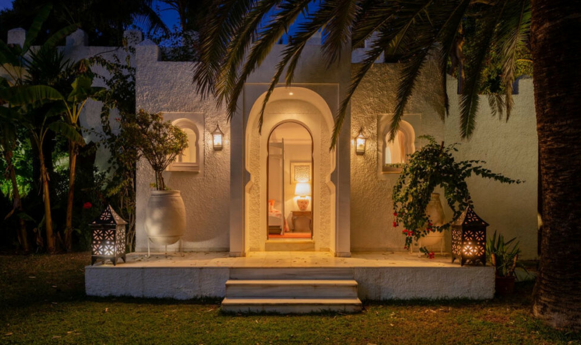 Resale - House -
Los Monteros