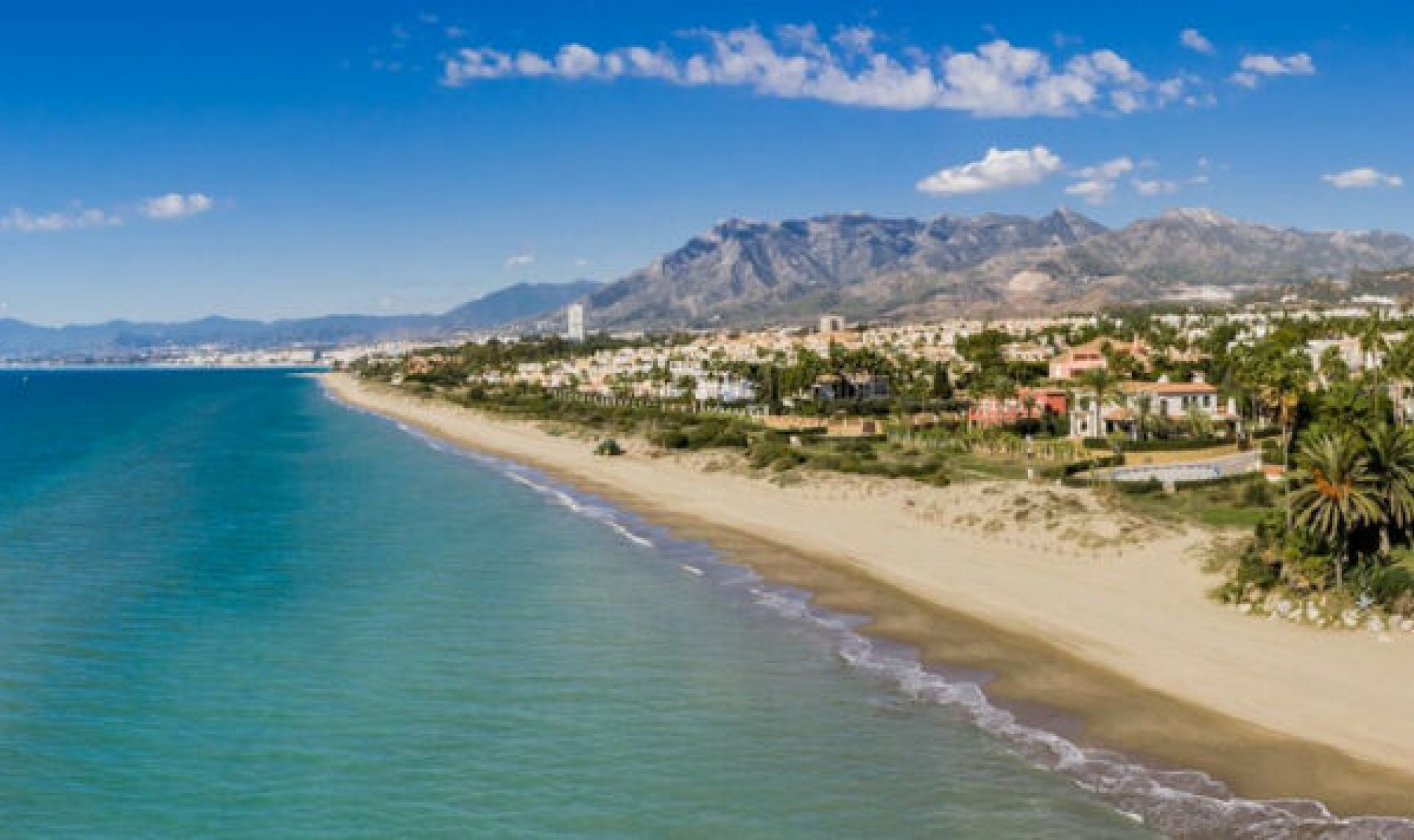 Resale - House -
Los Monteros