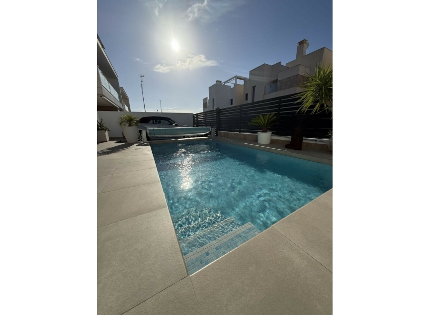 Resale - House -
Los Montesinos