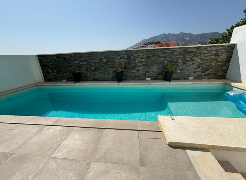 Resale - House -
Los Pacos