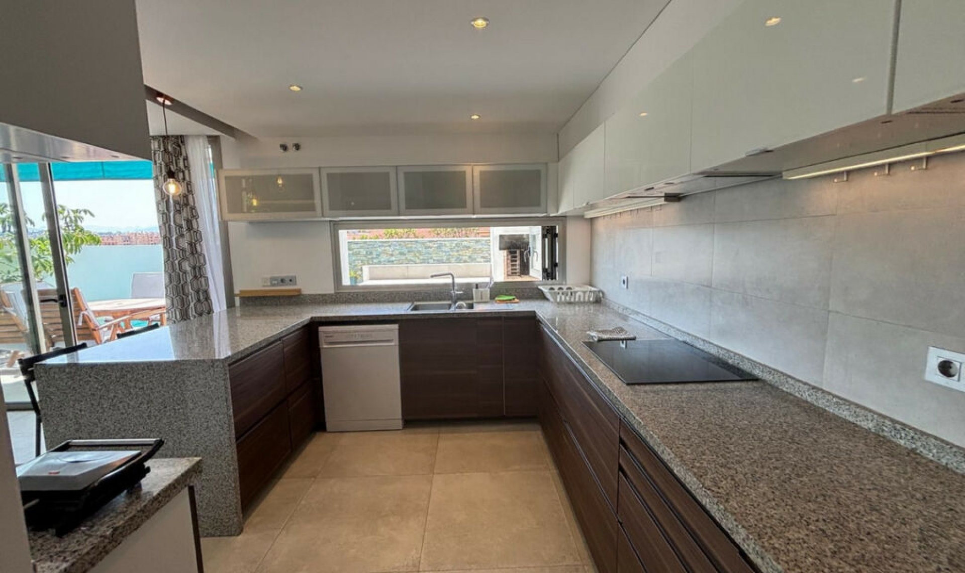 Resale - House -
Los Pacos