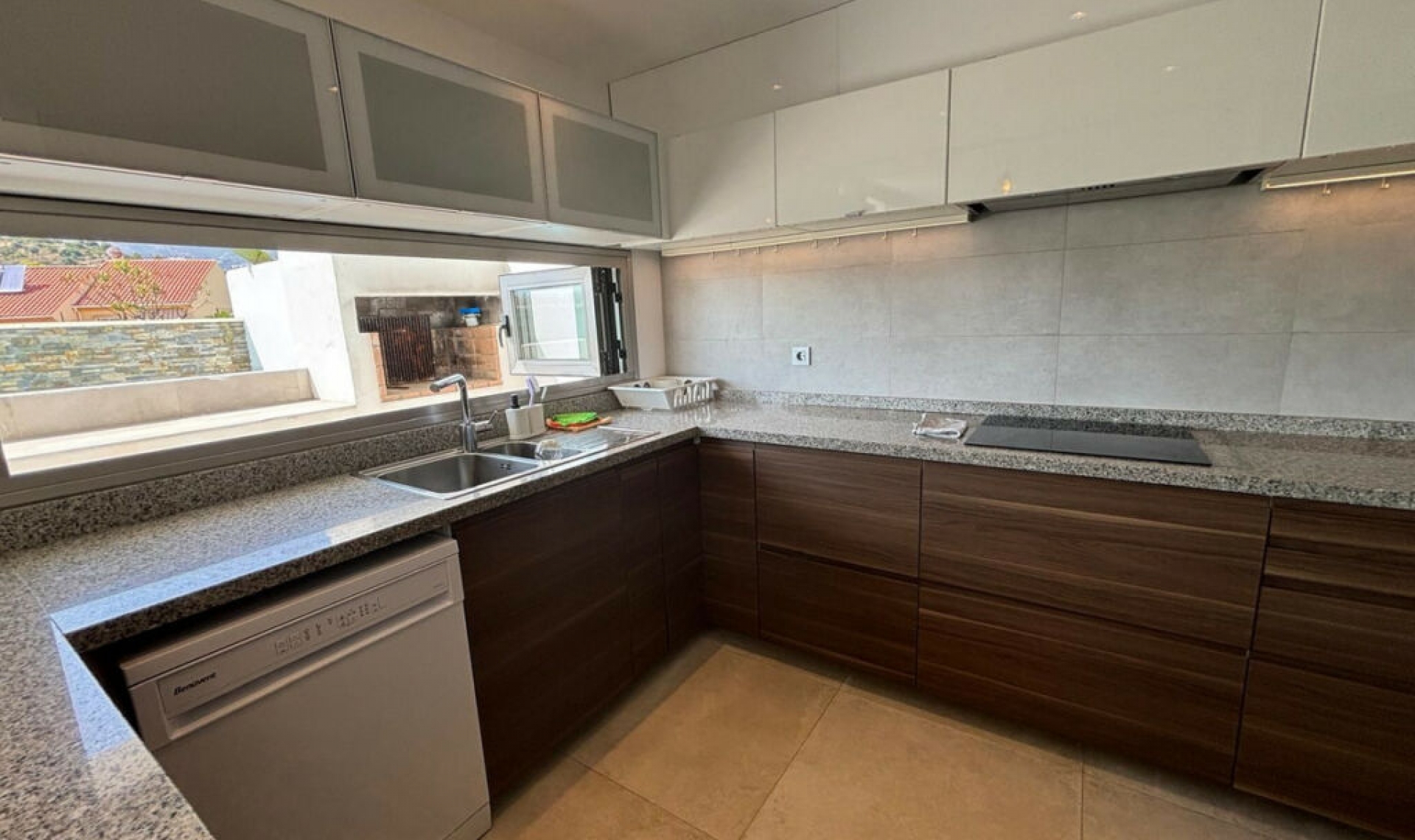 Resale - House -
Los Pacos