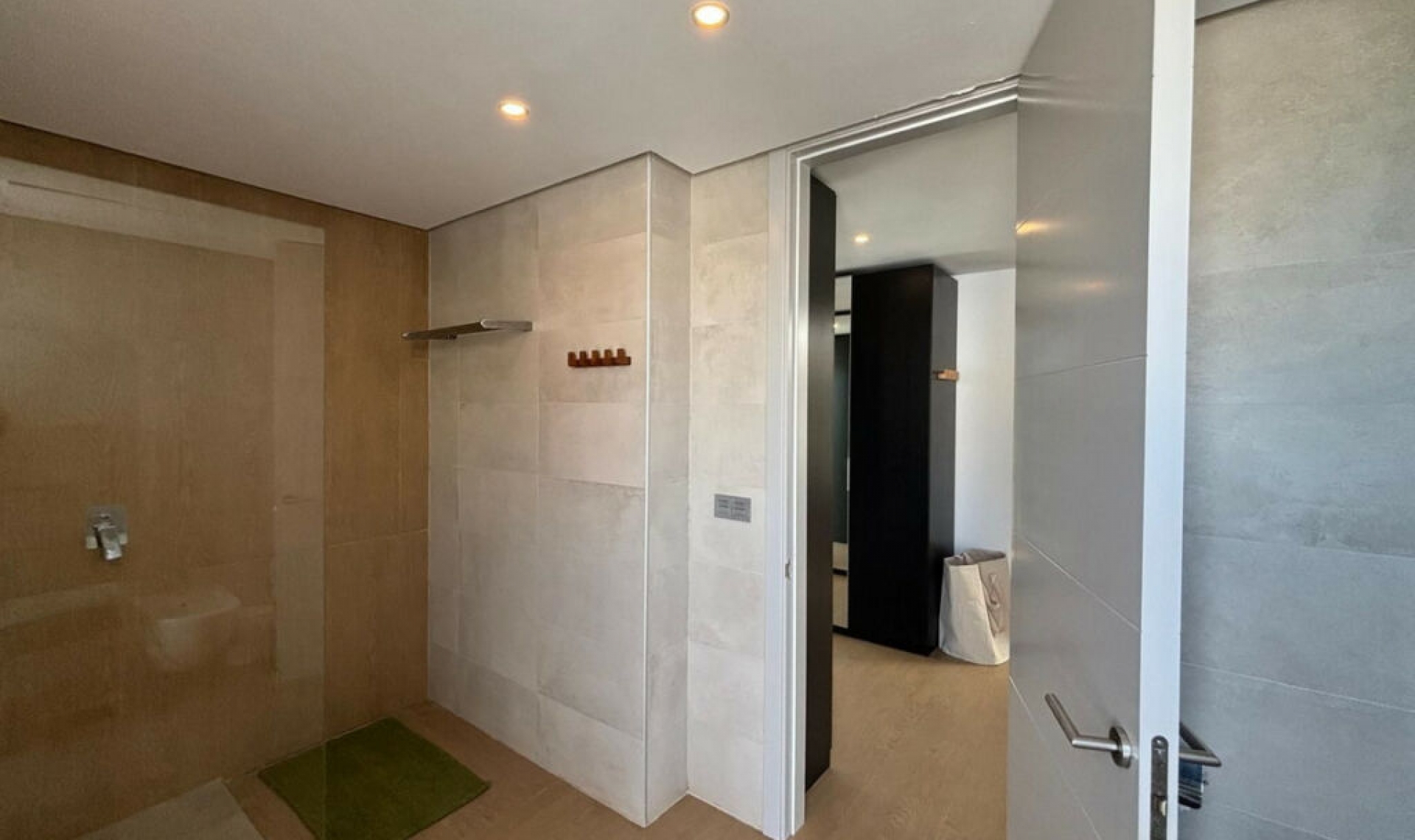 Resale - House -
Los Pacos