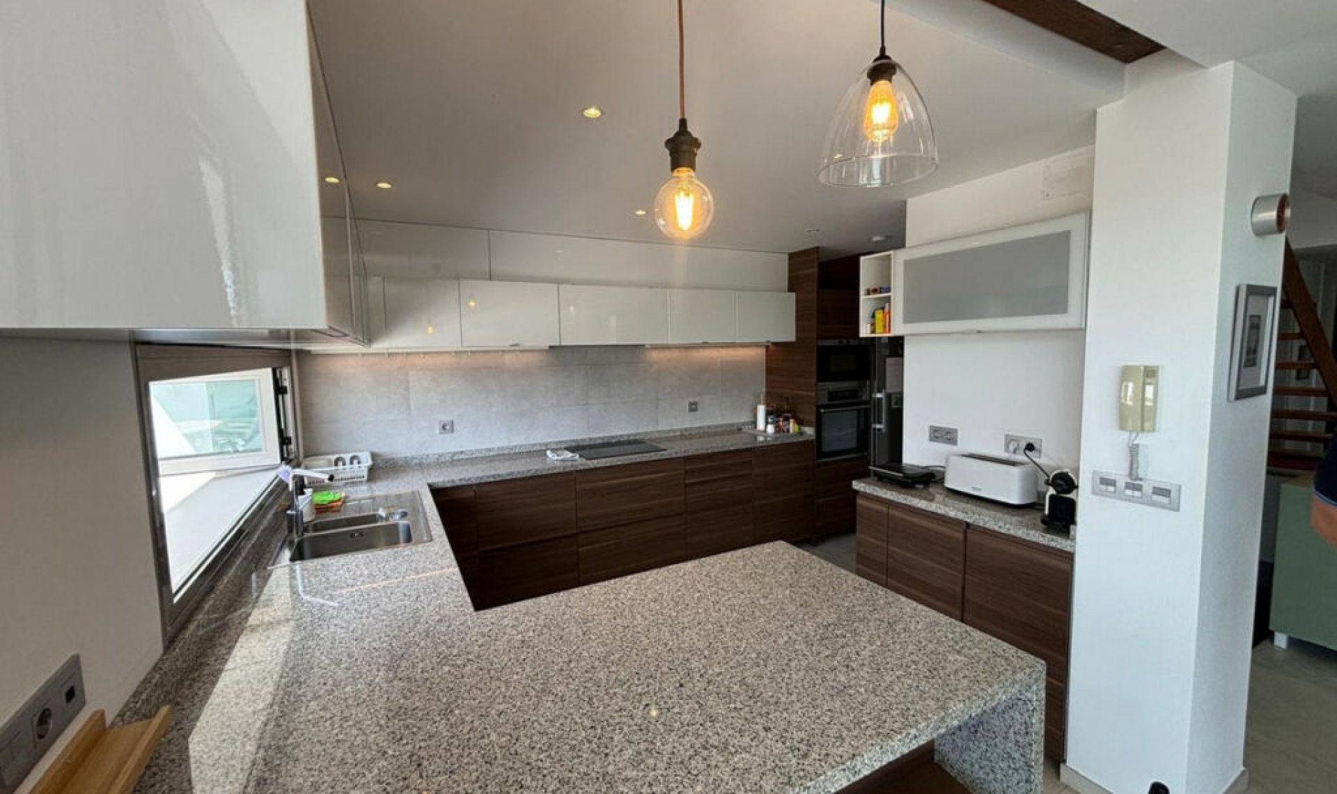 Resale - House -
Los Pacos