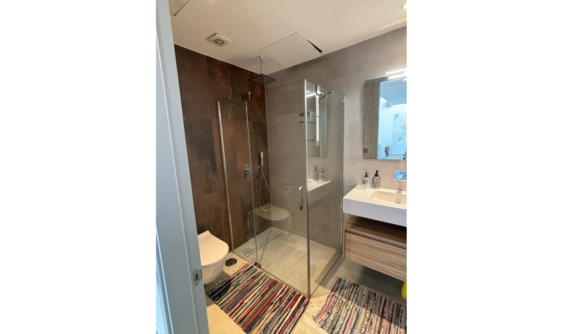 Resale - House -
Los Pacos