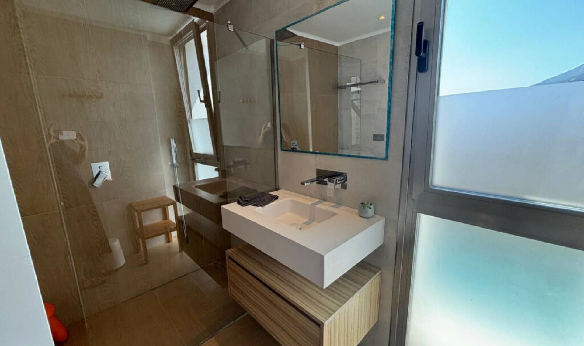 Resale - House -
Los Pacos