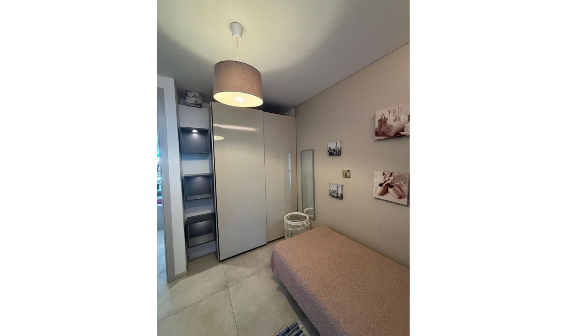 Resale - House -
Los Pacos