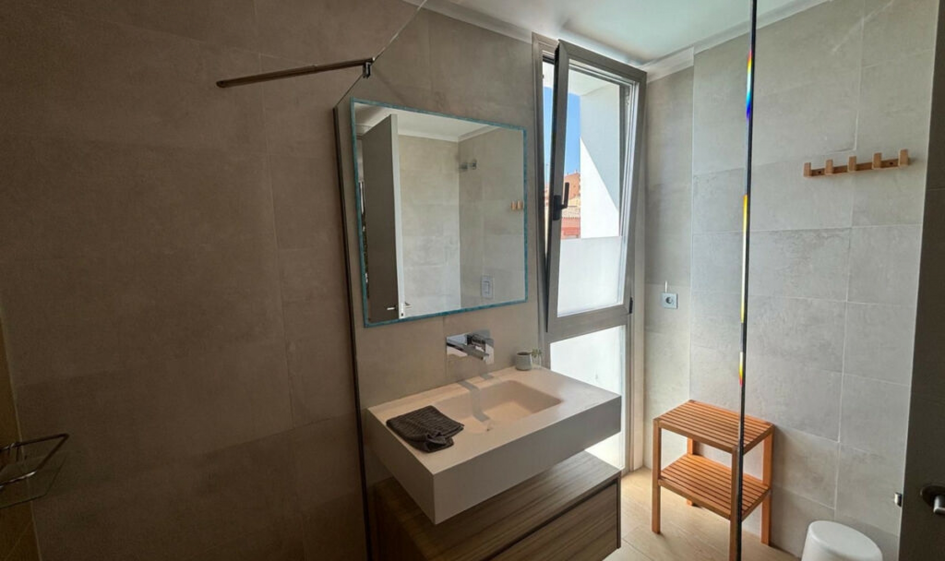 Resale - House -
Los Pacos