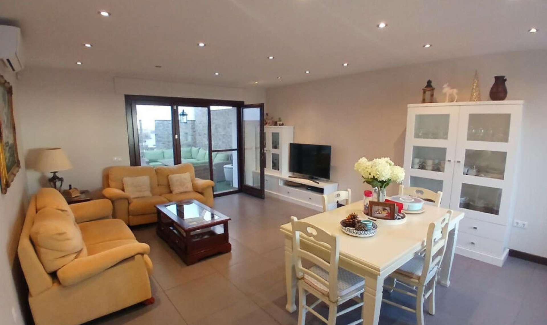 Resale - House -
Los Pacos