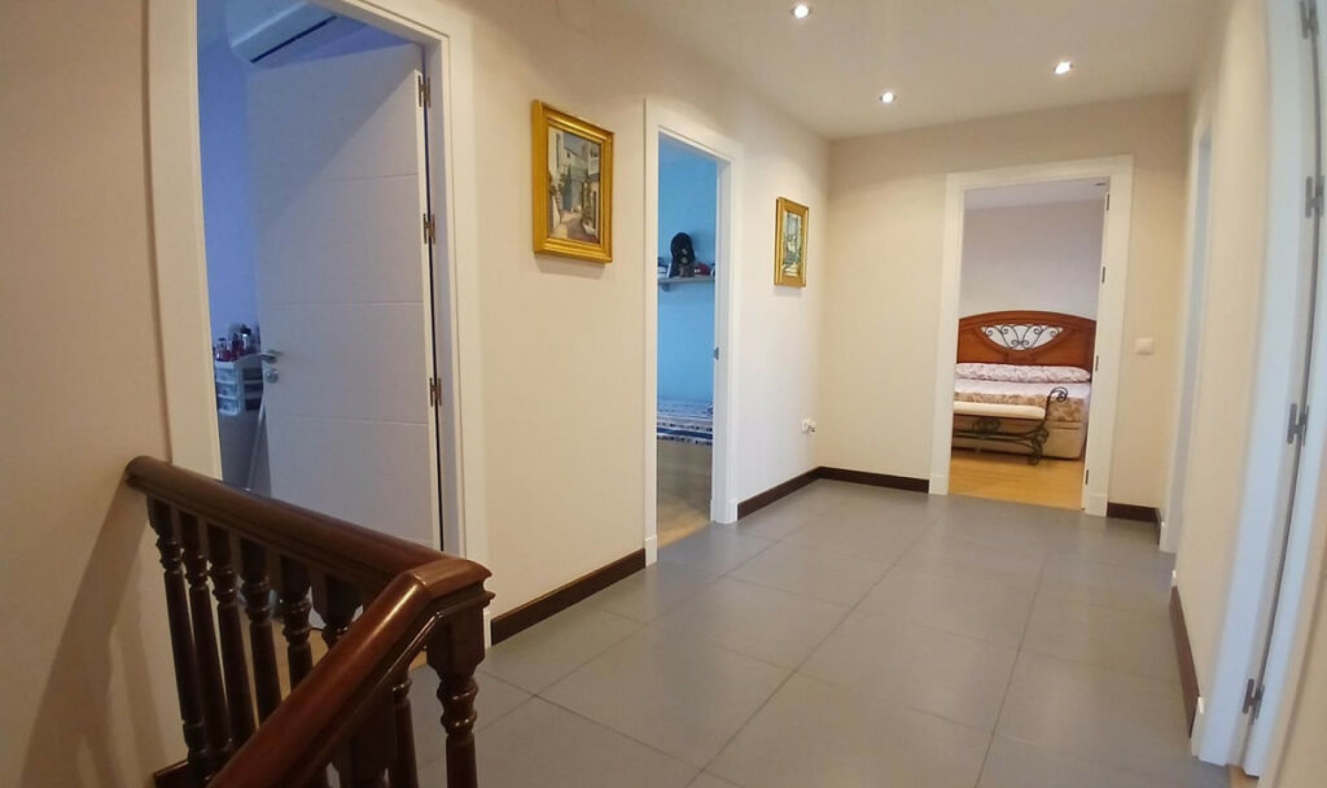 Resale - House -
Los Pacos